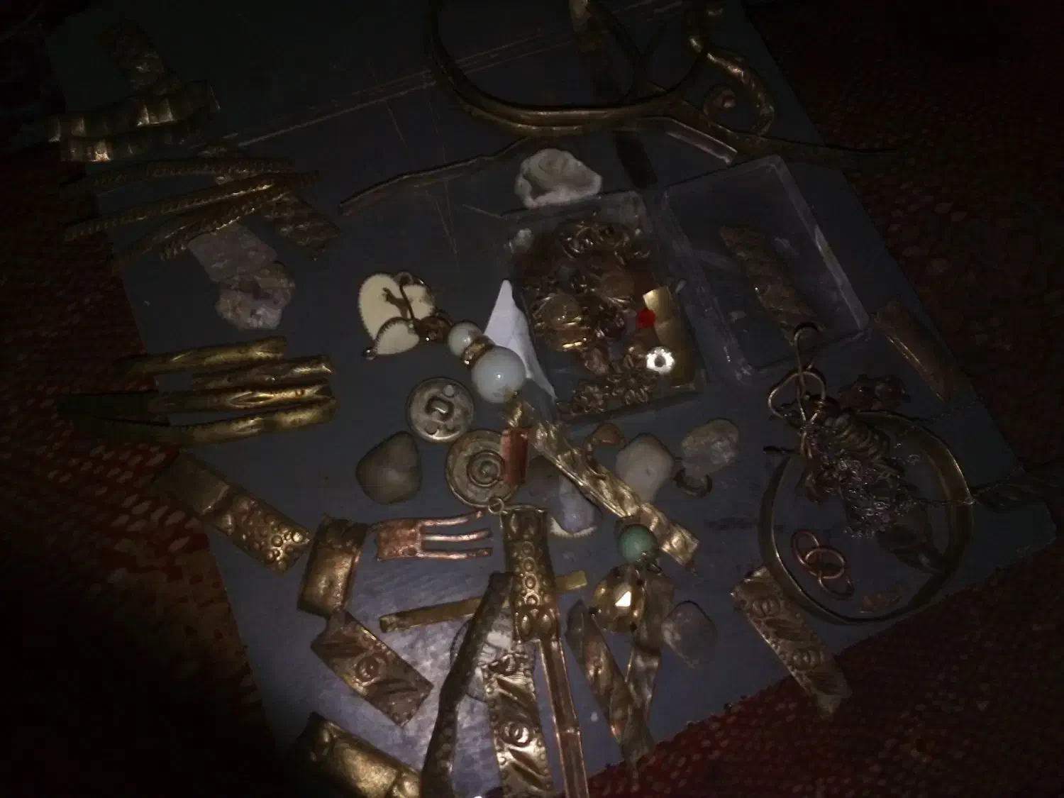 طلا.حرارت.دیده.|جواهرات|درح, |دیوار