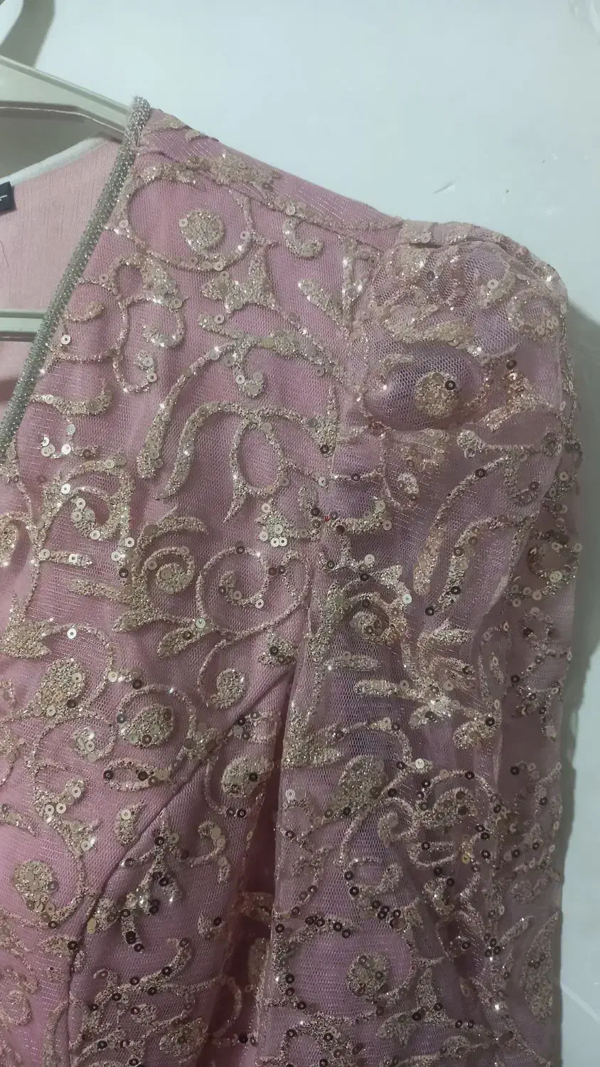 پیرهن مجلسی|لباس|ساوه, |دیوار