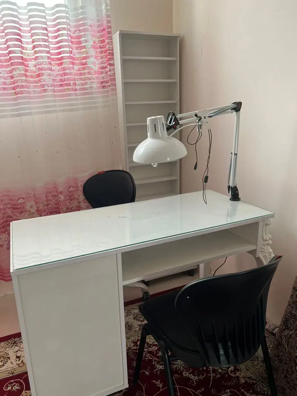 میز کاشت ناخن|آرایشگاه و سالن‌های زیبایی|مشهد, جاهد شهر|دیوار