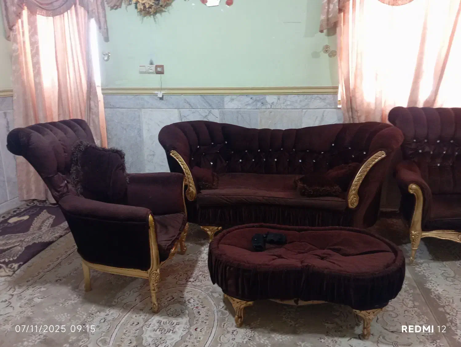 سرویس مبل مخملی شیک در حد نو|مبلمان خانگی و میز عسلی|سراوان, |دیوار