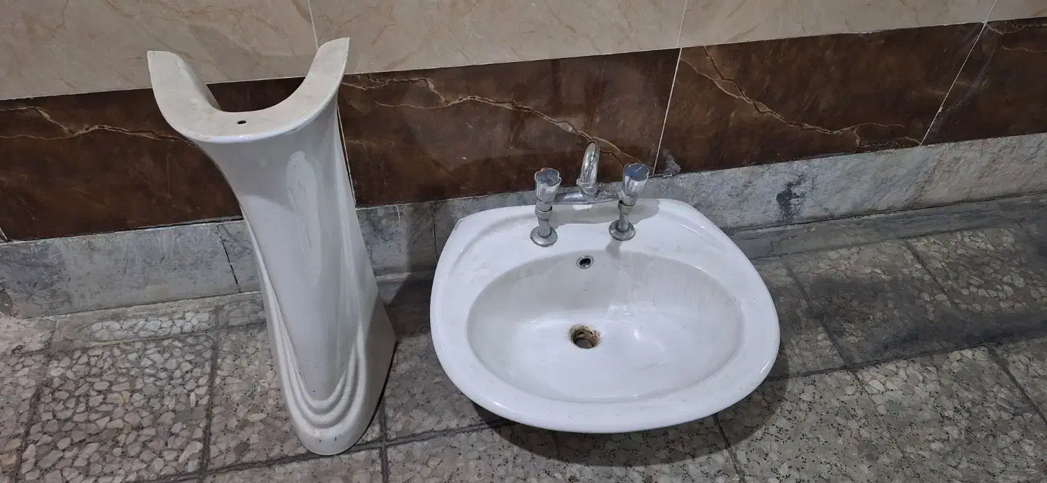 روشویی چینی همراه با شیر سرد و گرم|لوازم سرویس بهداشتی|قزوین, |دیوار