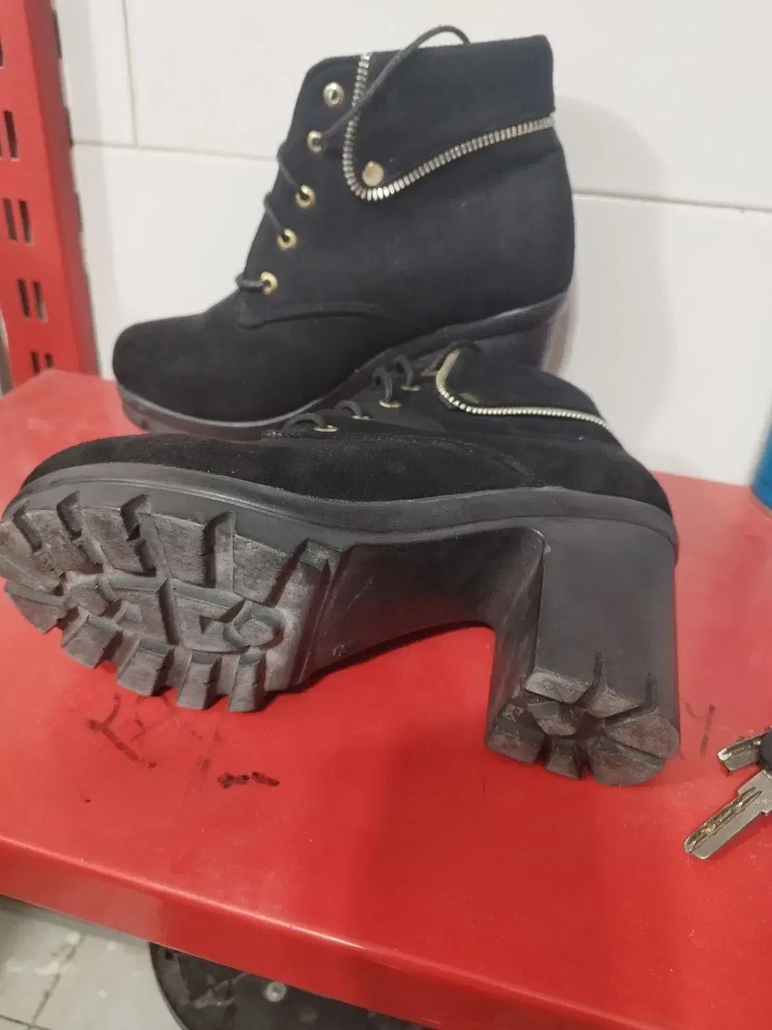 بوت زنانه|کیف، کفش، کمربند|دورود, |دیوار