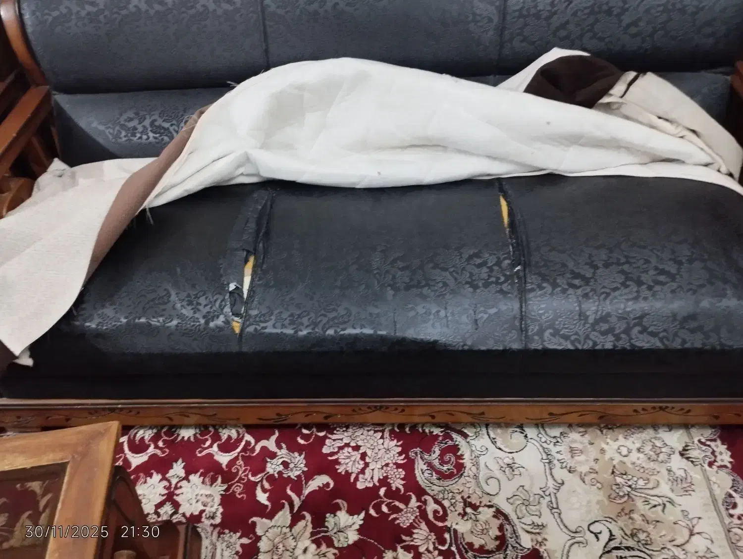 مبل راحتی سالم سالم هفت نفره با میز وسط ویک عسلی|مبلمان خانگی و میز عسلی|تهران, شهرک رضویه|دیوار