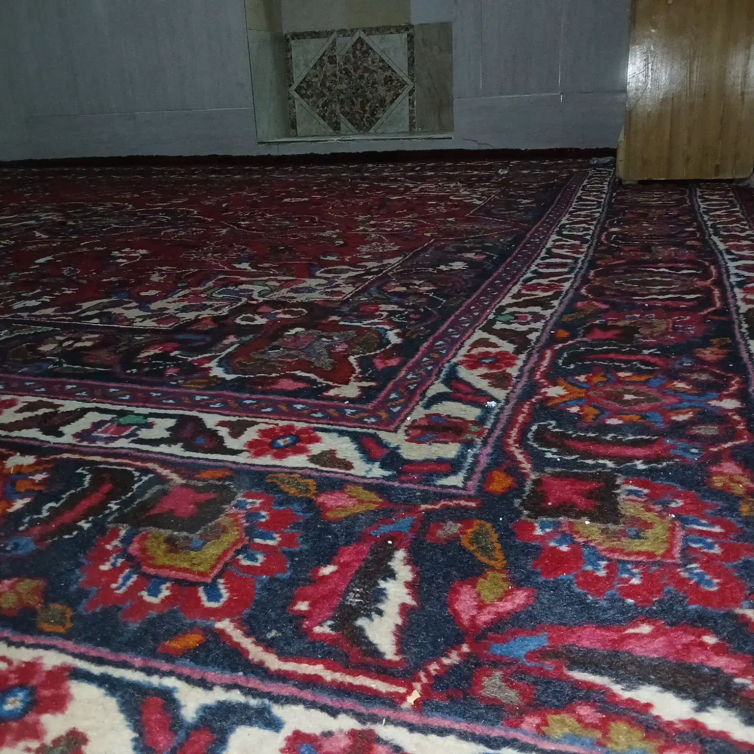 فرش پشمی دستباف قدیمی|فرش|قم, پامنار|دیوار