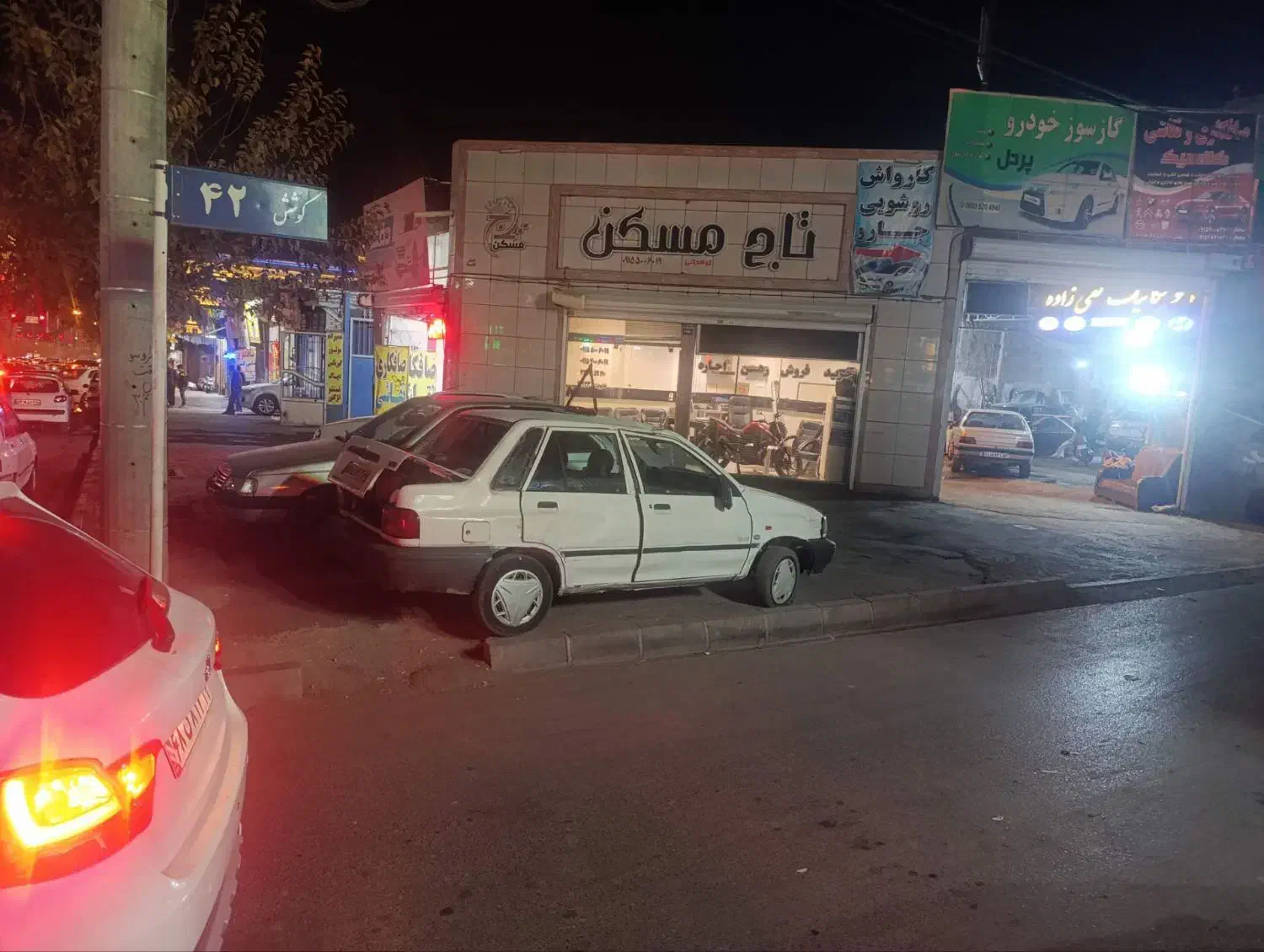 واگذاری یک باب مغازه|اجارهٔ مغازه و غرفه|مشهد, کوی المهدی|دیوار