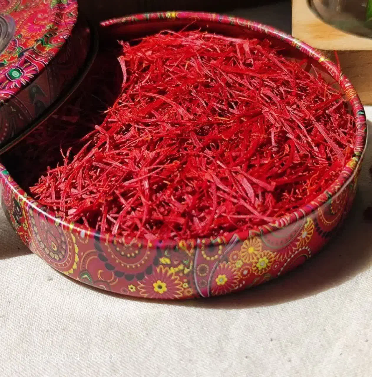 زعفران سوپر نگین و نگین اصل قائنات با قیمت قبل|خوردنی و آشامیدنی|اصفهان, سرچشمه|دیوار