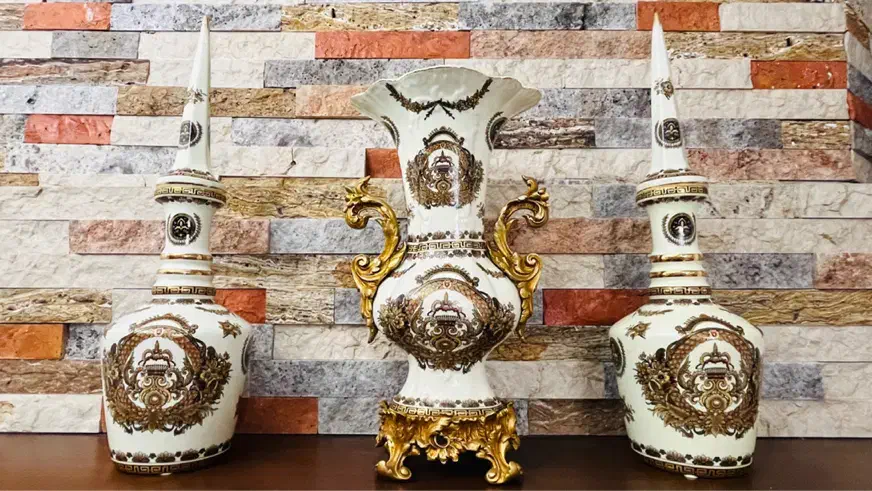 دراور تمام چوب گلدان چینی طلا کوب تنگ نیزه ایی|جاکفشی، کمد، دراور|تهران, جنت‌آباد جنوبی|دیوار