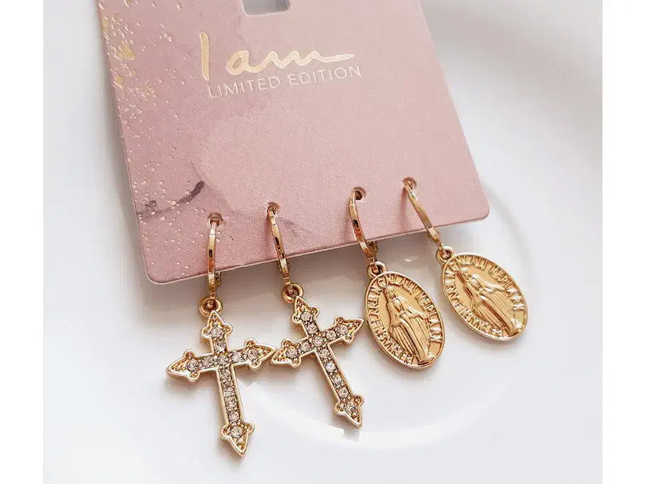 گوشواره حلقه ای دو جفتی با آویز صلیب طلایی|بدلیجات|اسلامشهر, شهرک مهدیه|دیوار