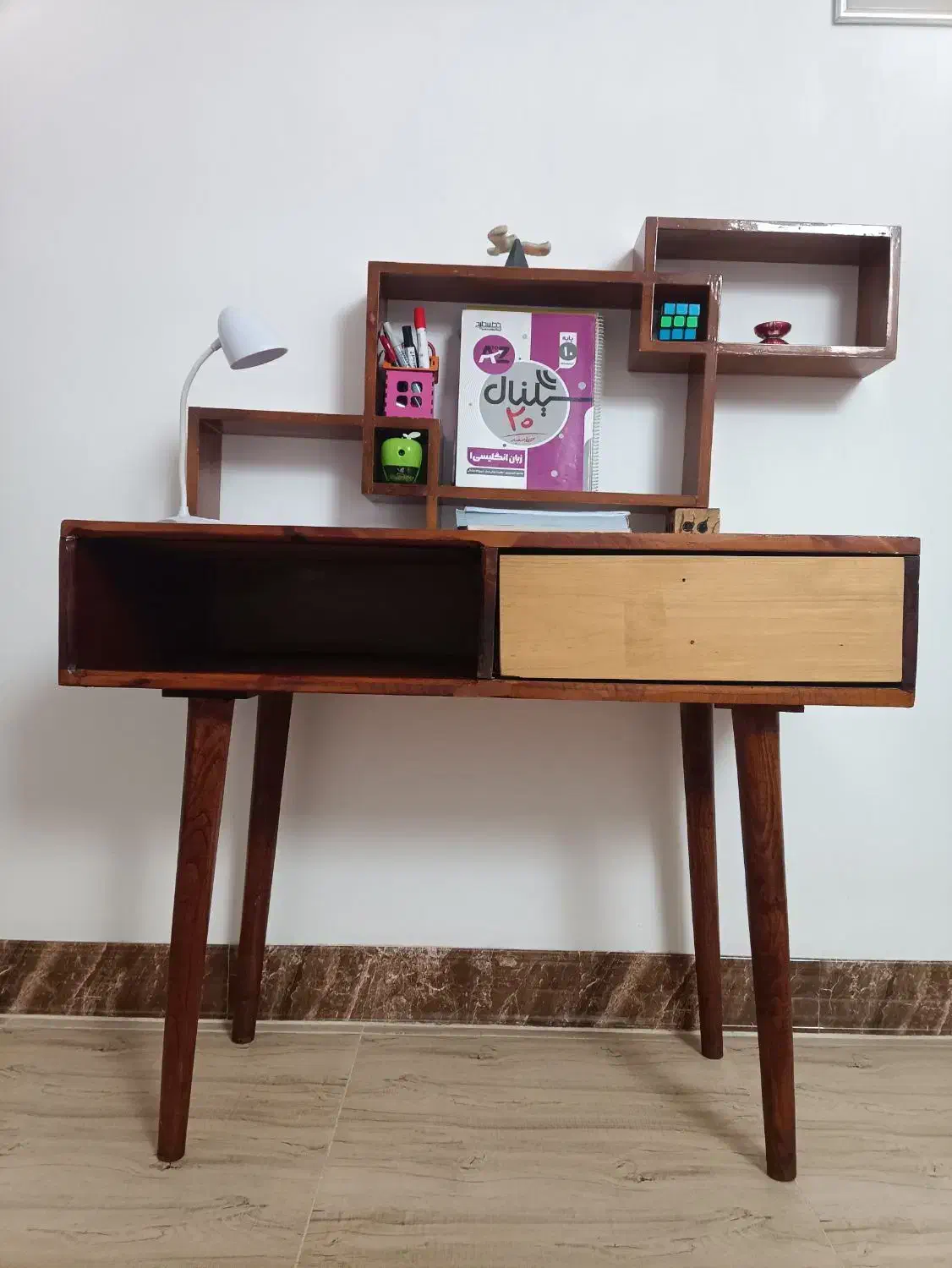 میز تحریر|میز تحریر و کامپیوتر|شیراز, چشمه سید صفری|دیوار