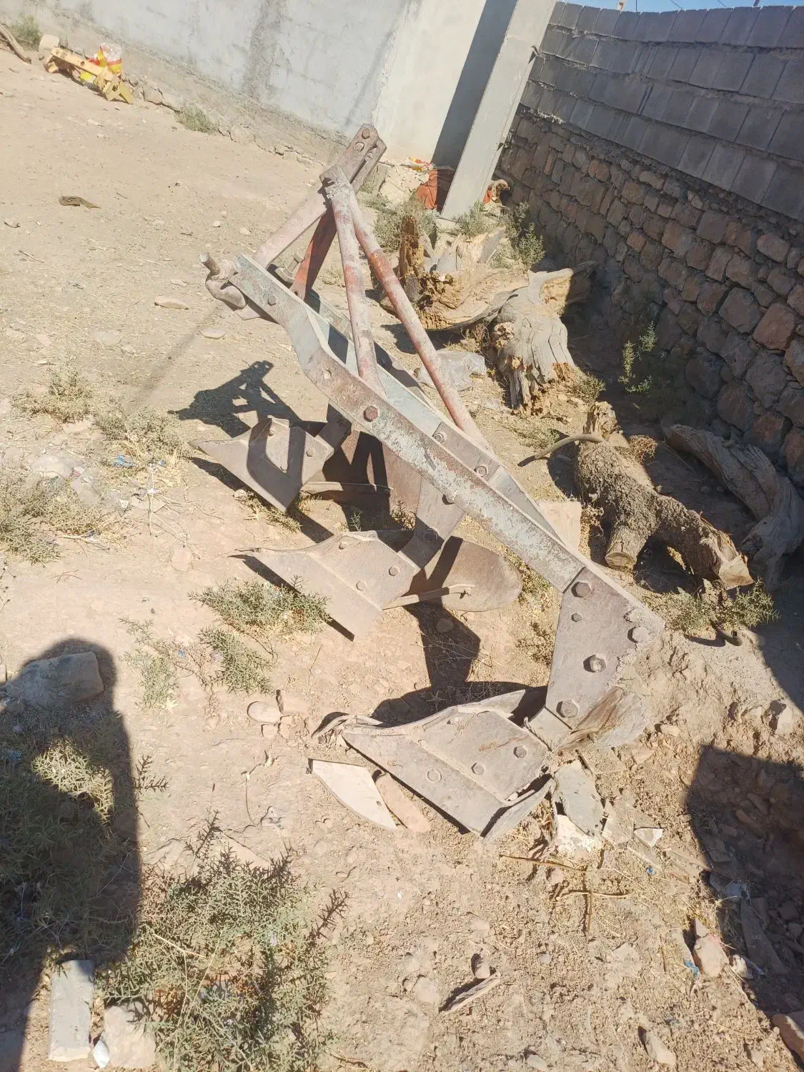 گاو آهن سه خیش|ماشینآلات صنعتی|اندیکا, |دیوار