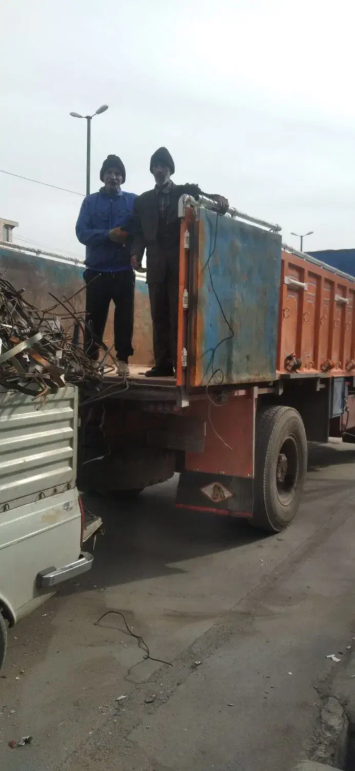 مرکز خرید انواع ضایعات...درب منزل|عمده‌فروشی|بروجرد, |دیوار