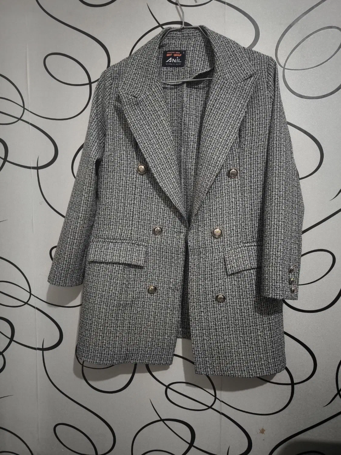 کت رنانه|لباس|فردیس, منظریه|دیوار