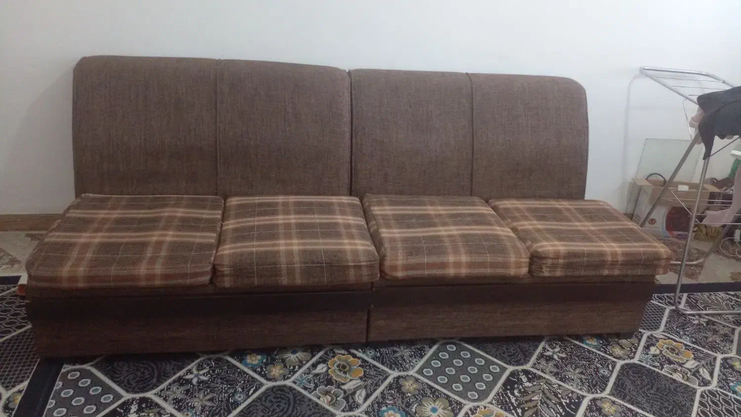 مبل ۴نفره|مبلمان خانگی و میز عسلی|آستانه اشرفیه, |دیوار