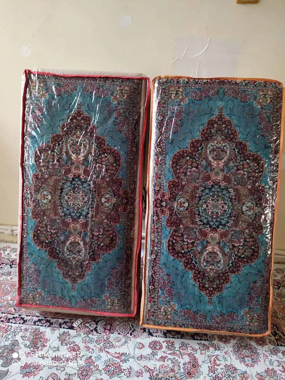 پشتی هفتصد شانه|پشتی|خاوران, |دیوار