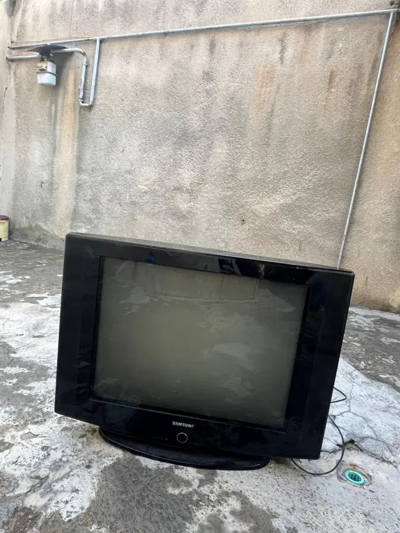 تلوزیون۲۱اینچ|تلویزیون و پروژکتور|ماکو, |دیوار