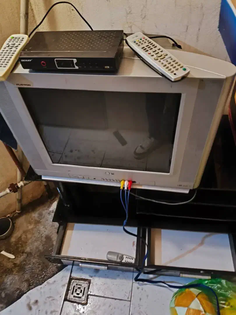 تلوزیونLG همراه میزو گیزنده دیجیتال|تلویزیون و پروژکتور|محمدیه-قزوین, |دیوار