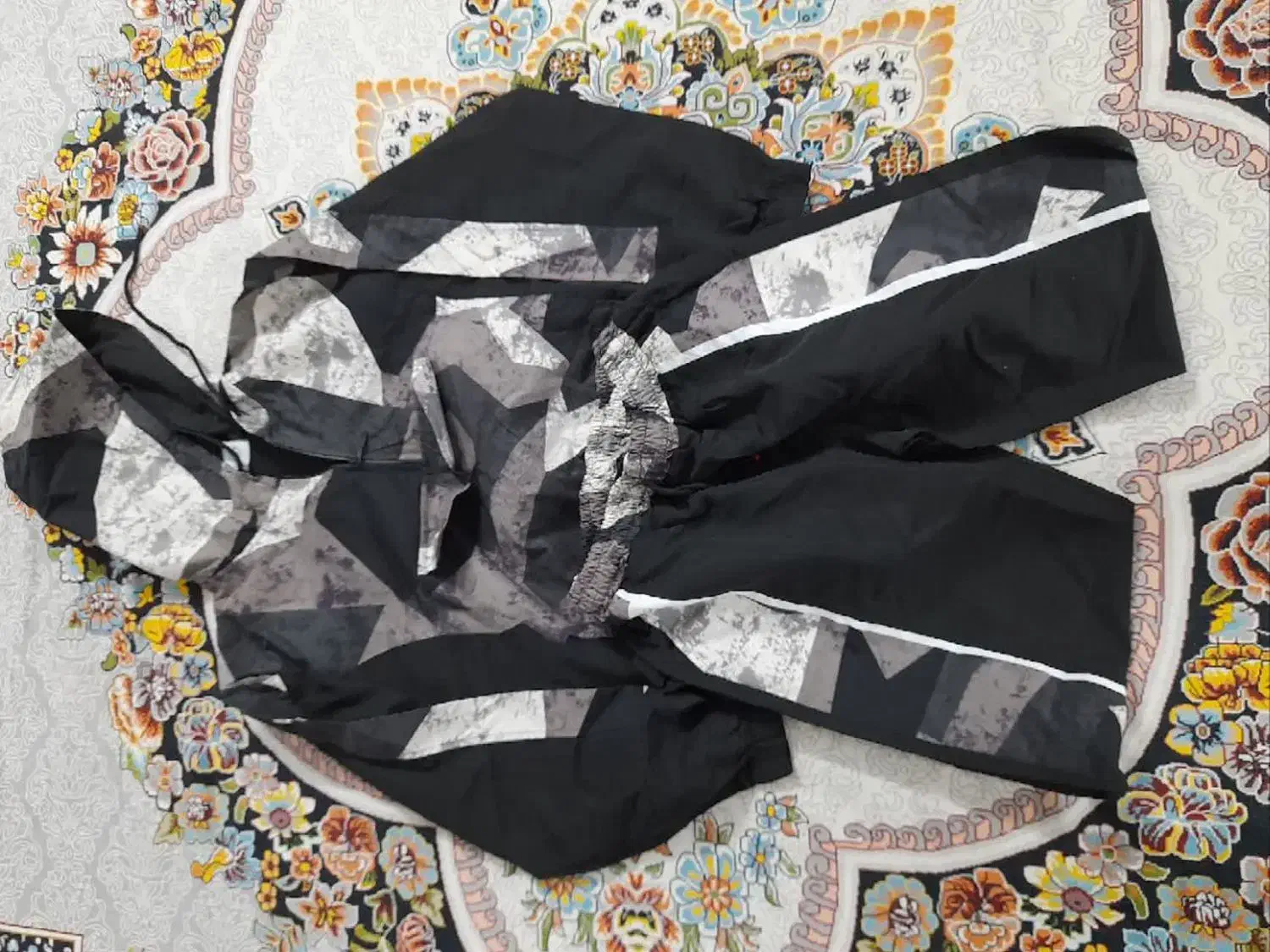 حراج تعدادی لباس پاییزی و زمستانی|لباس|فولادشهر, C4|دیوار