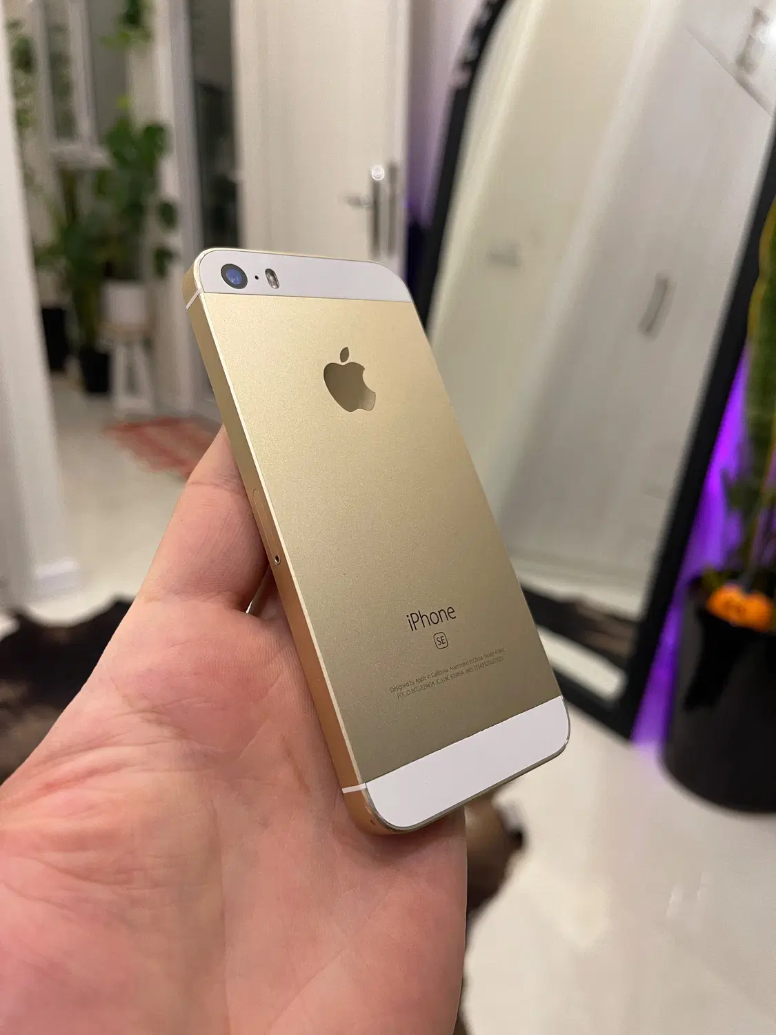 iphone se 16|موبایل|مشهد, هفت تیر (حافظ)|دیوار