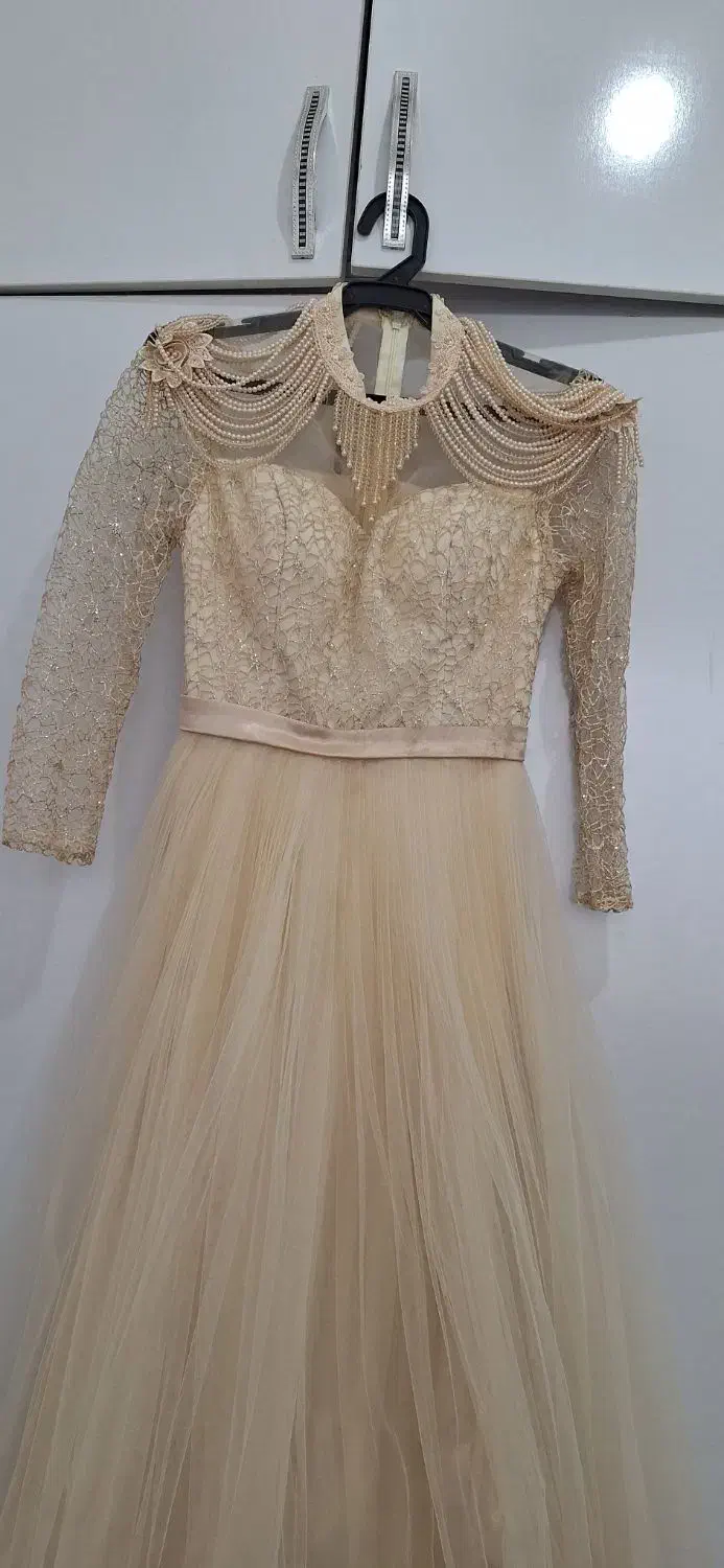 پیراهن مجلسی|لباس|رشت, حمیدیان|دیوار