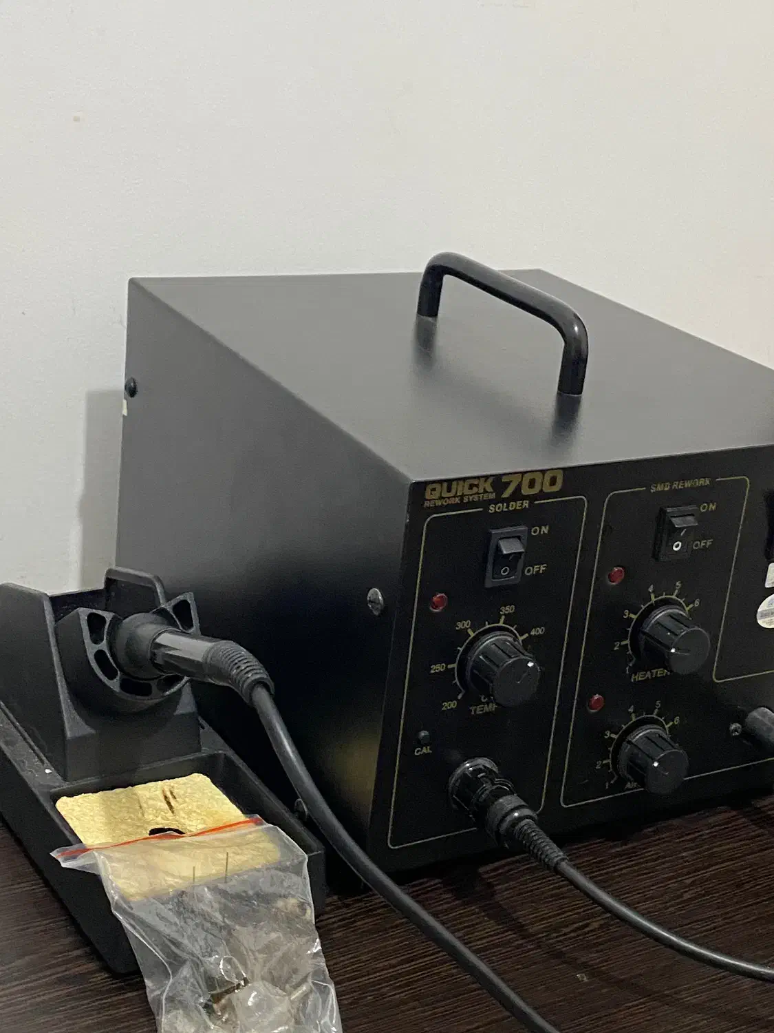 هیتر و هویه کوئیک|ابزارآلات|رشت, حومه رشت|دیوار