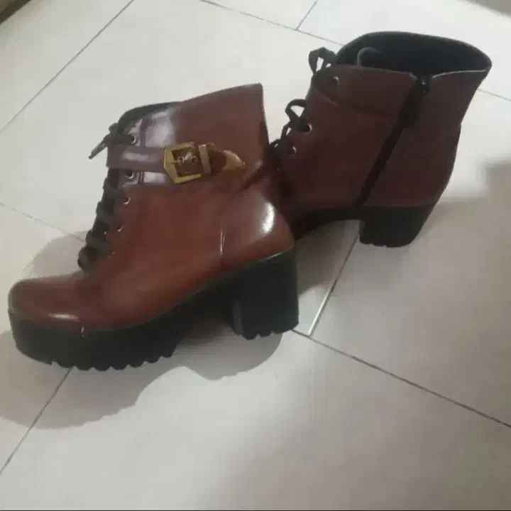 نیم بوت سایز ۳۸|کیف، کفش، کمربند|تهران, دروازه شمیران|دیوار