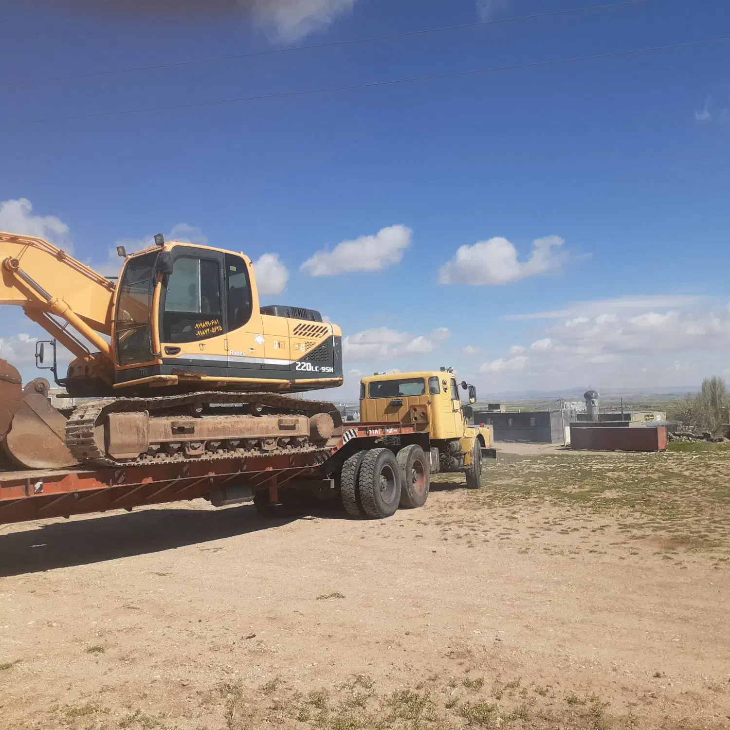 بیل میکانیکی زنجیری|خدمات پیشه و مهارت|سنقر, |دیوار