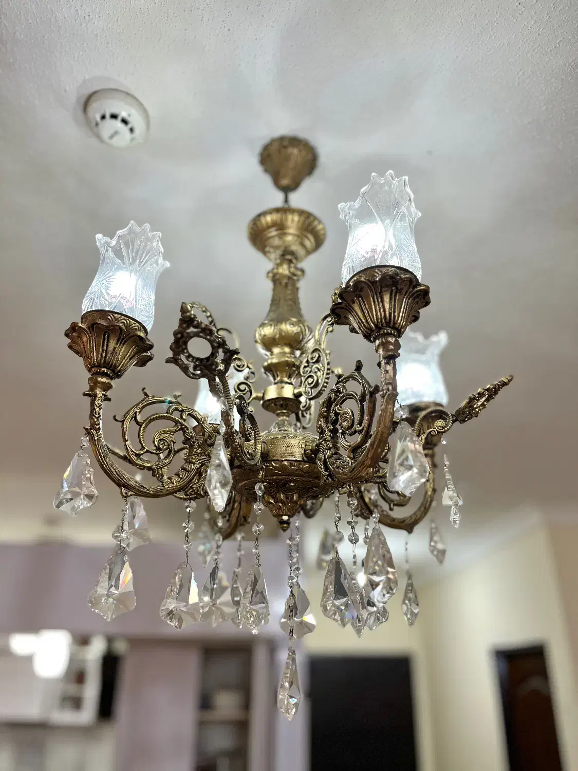 لوستر برنز بزرگ ۸شاخه|لوستر و چراغ آویز|رشت, کوی مهر|دیوار