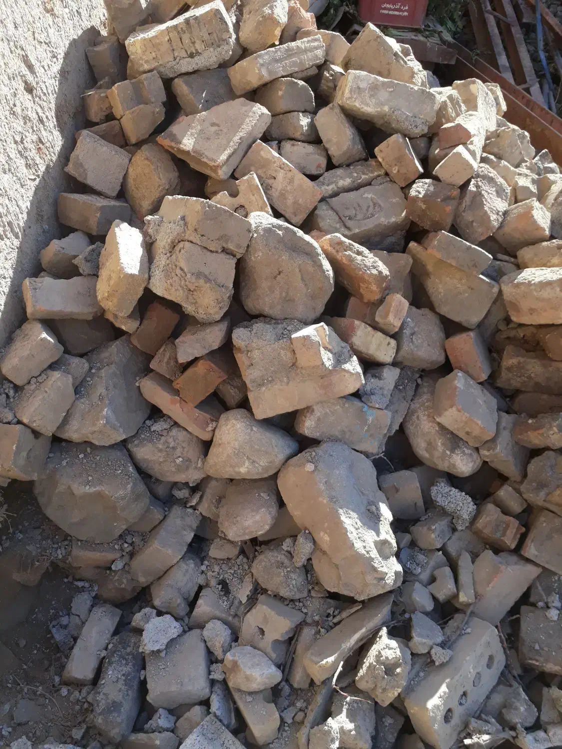 سنگ ونیمه اجر رایگان|مصالح و تجهیزات ساختمان|مرند, |دیوار