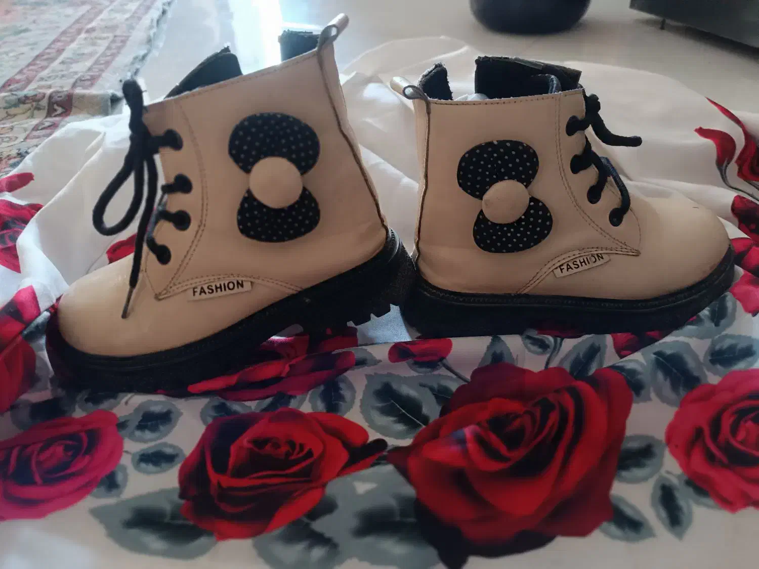 نیم بوت دخترانه|کفش و لباس بچه|نیشابور, شهرک بهارستان|دیوار