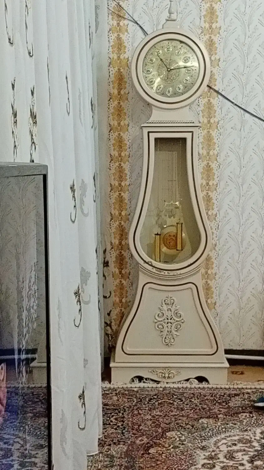 ساعت سه ماهع خریدم به خاطر جا به جایی میفروشم|ساعت دیواری و تزئینی|دره شهر, |دیوار