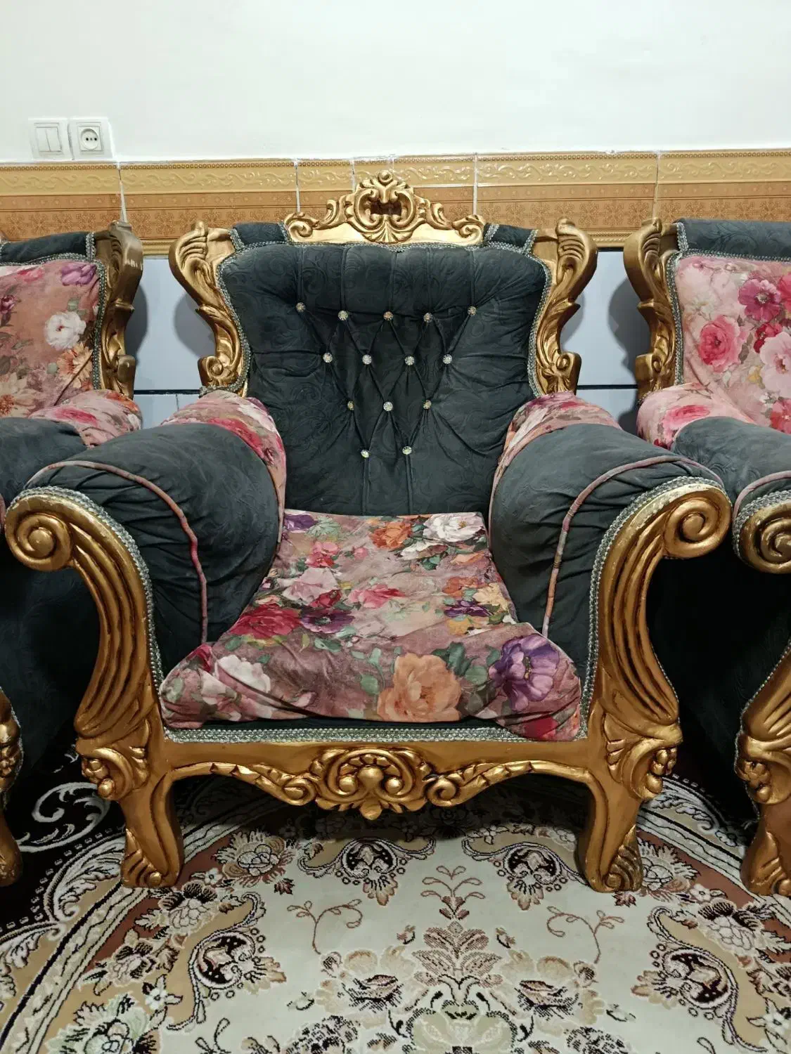 مبل هفت نفره سلطنتی راحتی|مبلمان خانگی و میز عسلی|اقبالیه, |دیوار