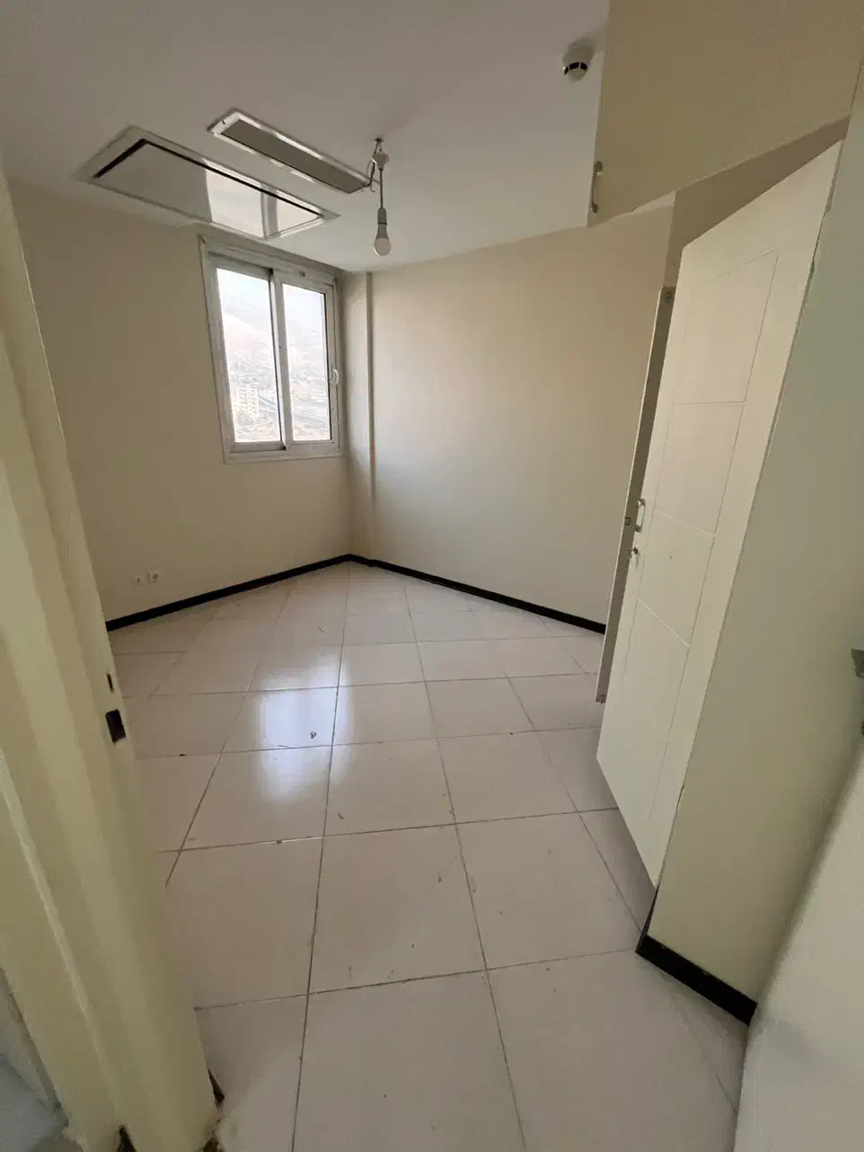 ۱۰۳ متر برج رینگ اول دریاچه خوش نقشه