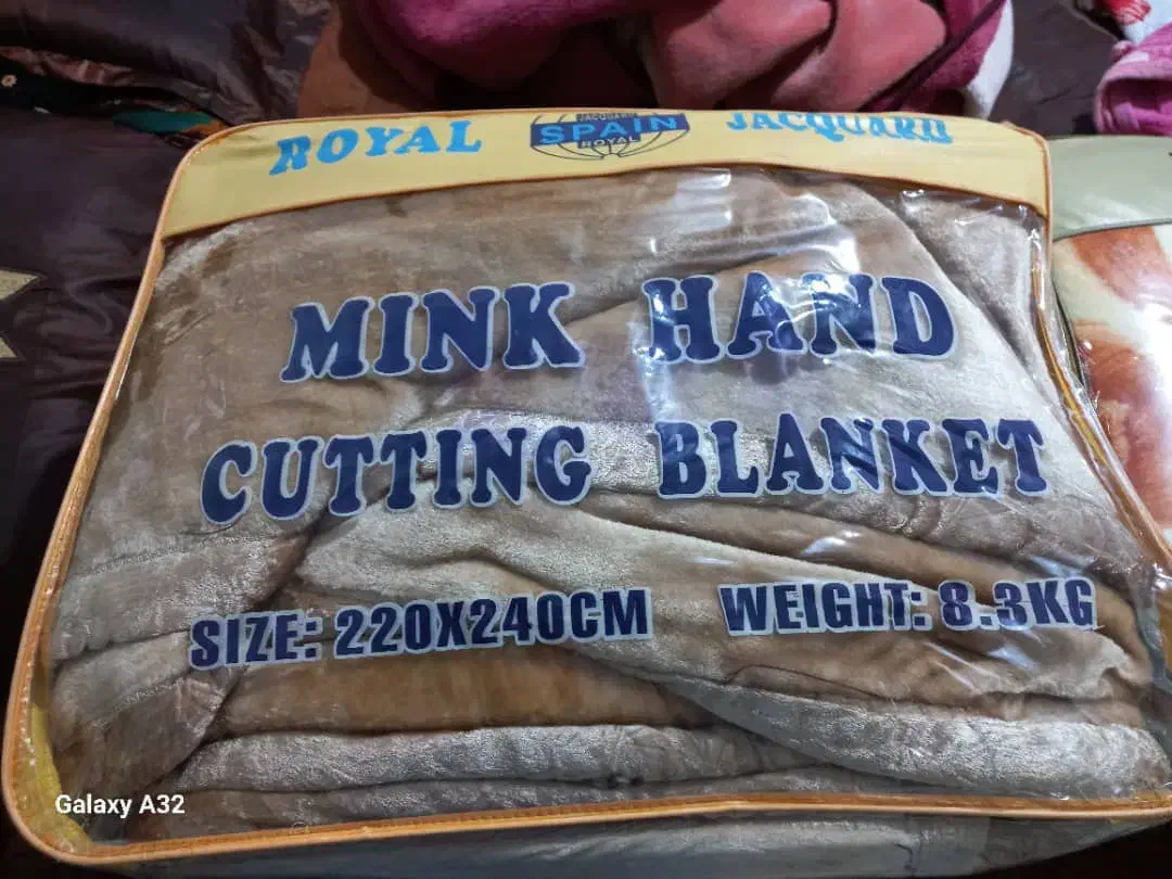 پنج تا پتوی خارجی دو لایه برای فروش|رختخواب، بالش، پتو|شیراز, ملاصدرا|دیوار