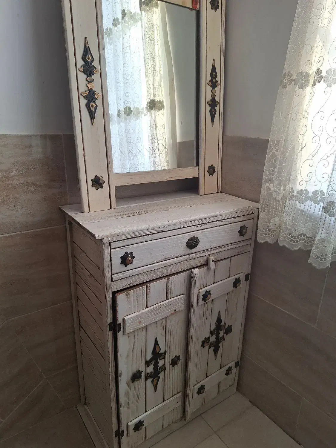 جاکفشی|جاکفشی، کمد، دراور|الوند, |دیوار