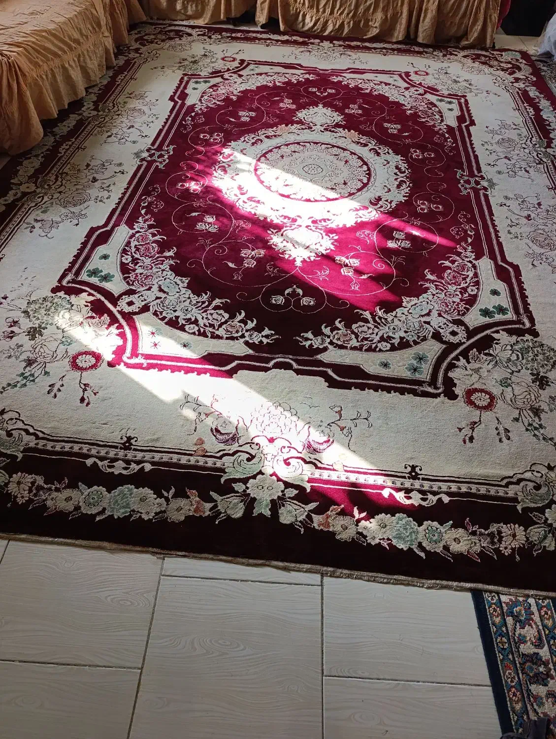 فرش ۵۰۰ شانه|فرش|لاهیجان, امیرشهید|دیوار