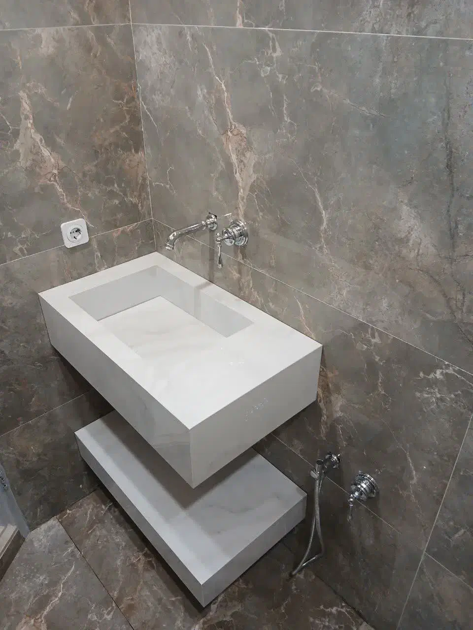 روشویی سرامیکی|لوازم سرویس بهداشتی|یزد, |دیوار