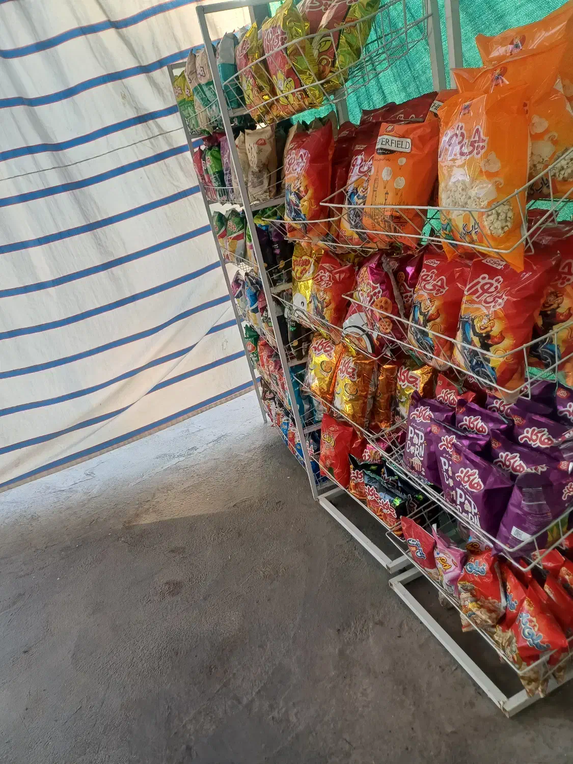 سوپری .لبه جاده.|اجارهٔ مغازه و غرفه|زرقان, |دیوار