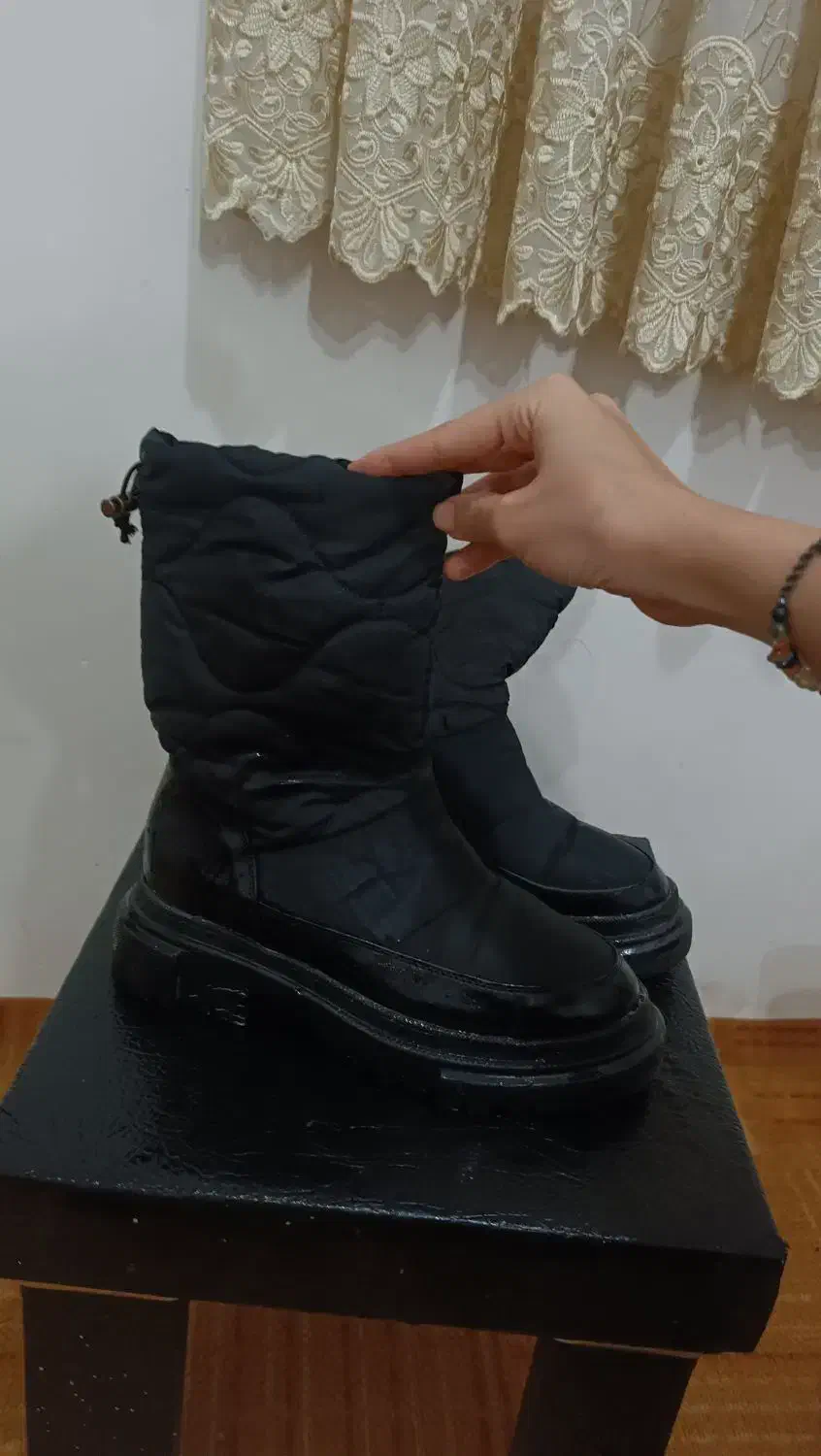 بوت کاپشنی کاملا نو 3بار فقط پوشیدم|کیف، کفش، کمربند|فومن, |دیوار
