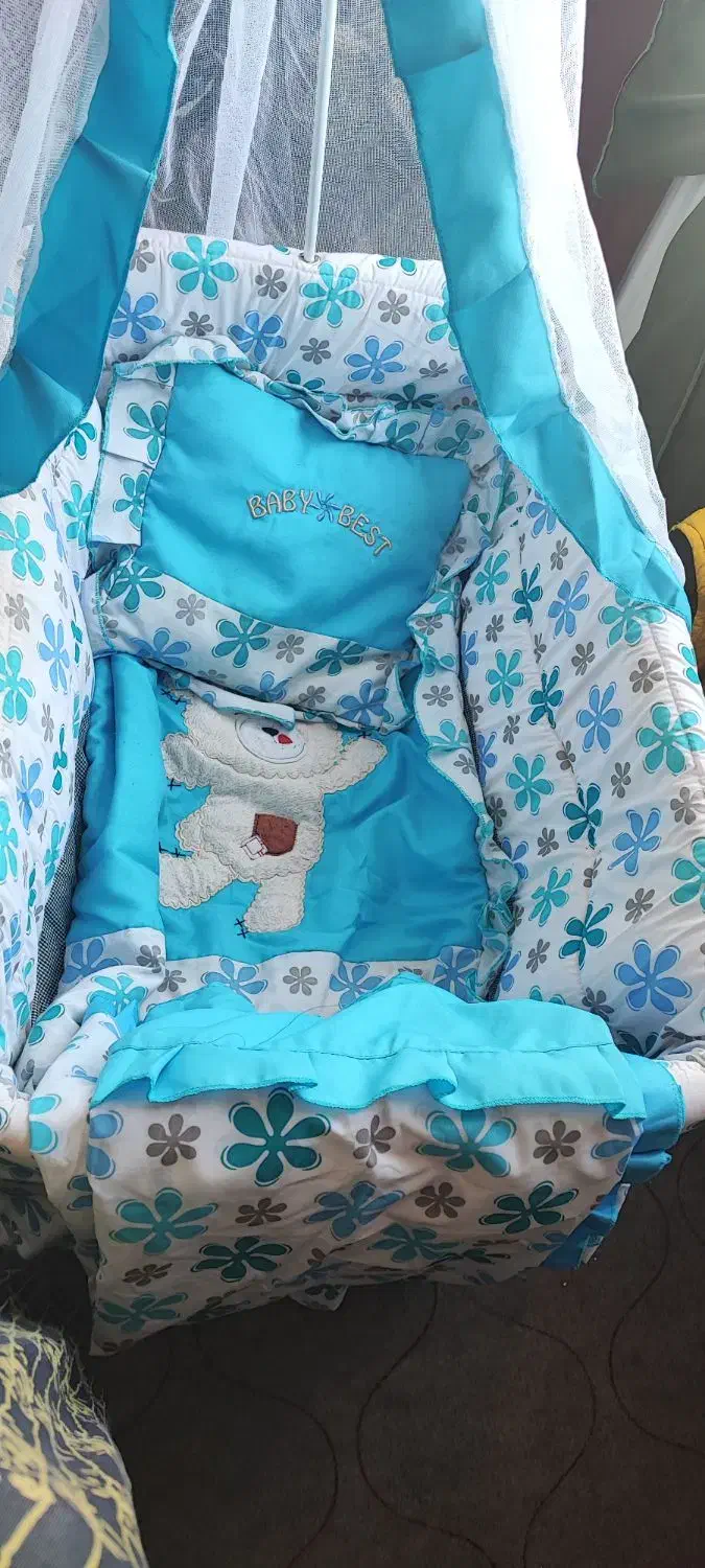 گهواره در حد نو|تخت و صندلی بچه|پردیس, فاز ۳|دیوار