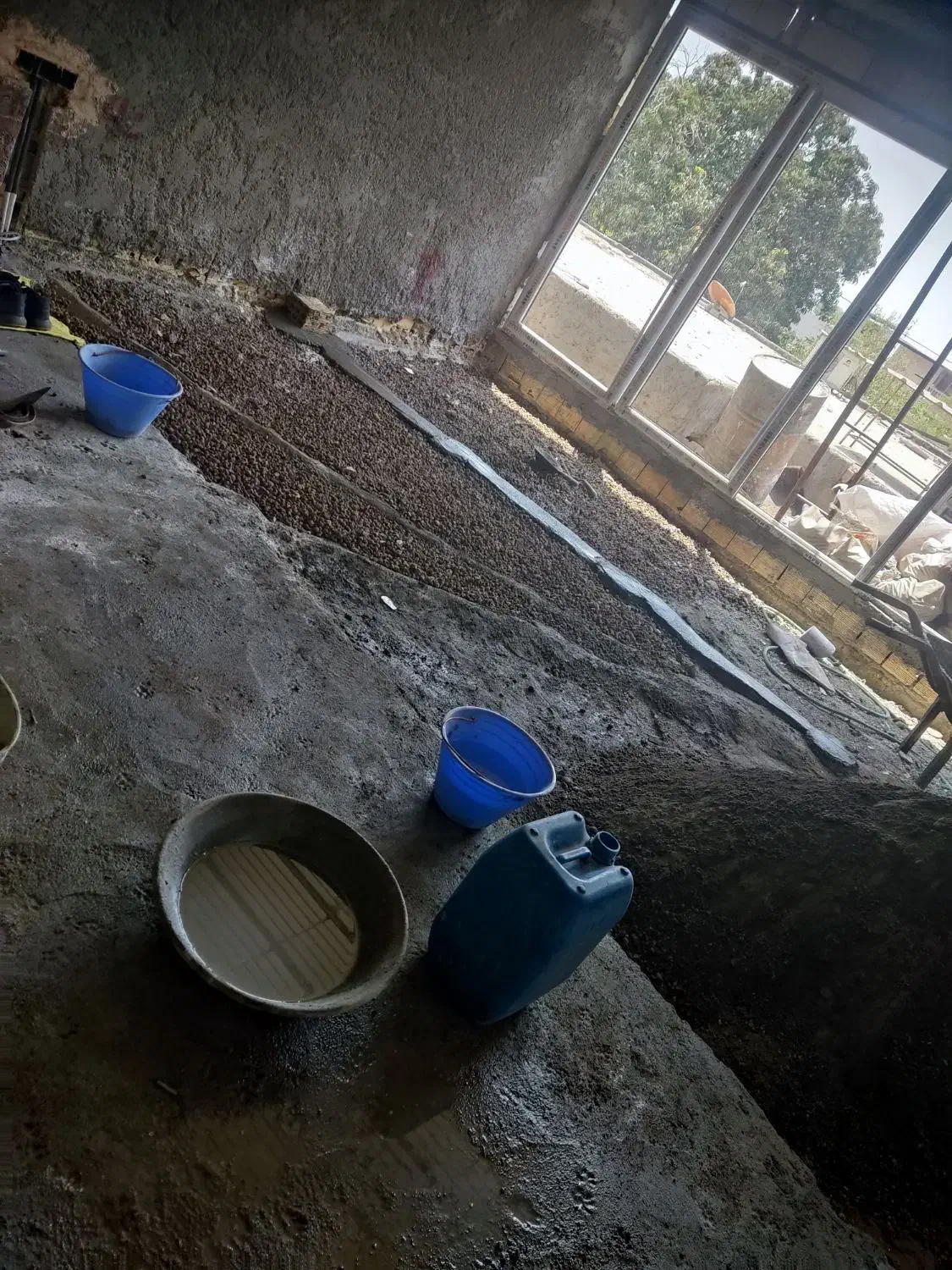 بنایی سیمانکاری کاشیکاری لکه گیری درخدمتیم|خدمات پیشه و مهارت|بندرعباس, |دیوار