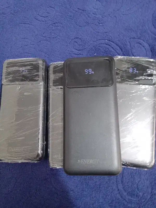 پاوربانک ۱۰۰۰۰ و۲۰۰۰۰|لوازم جانبی موبایل و تبلت|همدان, |دیوار