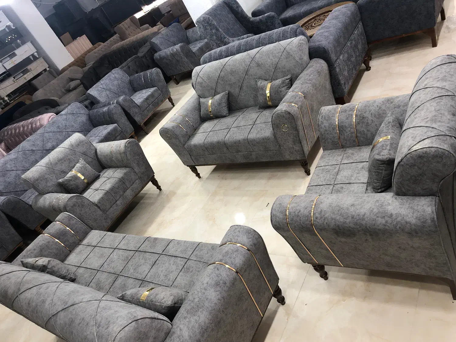 مبل کلاسیک کد۵۴۴۰|مبلمان خانگی و میز عسلی|درگهان, |دیوار