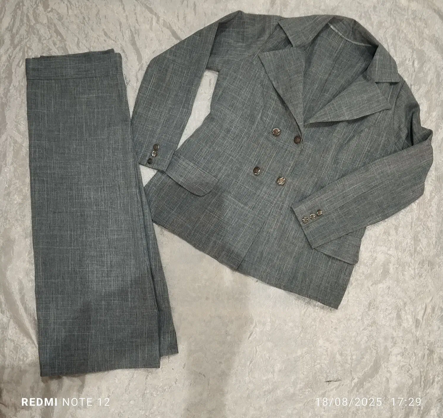 کت و دامن زنانه وپالتو|لباس|هشتگرد, شهرک بعثت|دیوار