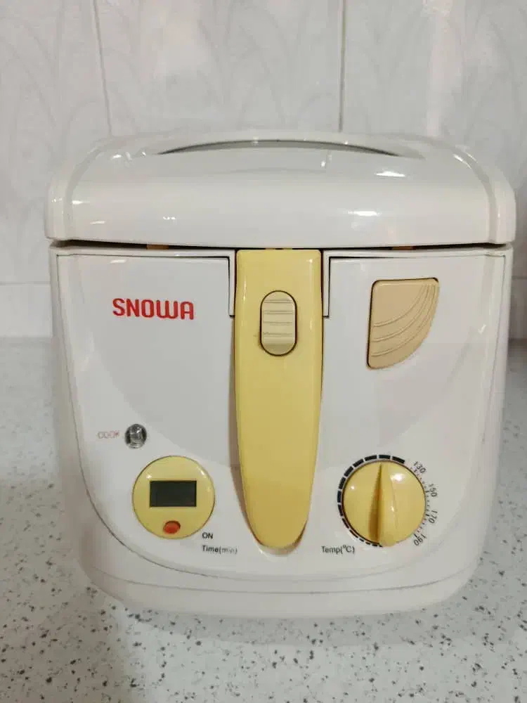 سرخ کن مدل اسنوا در حد نونو|اجاق گاز و لوازم برقی پخت‌وپز|ارومیه, |دیوار