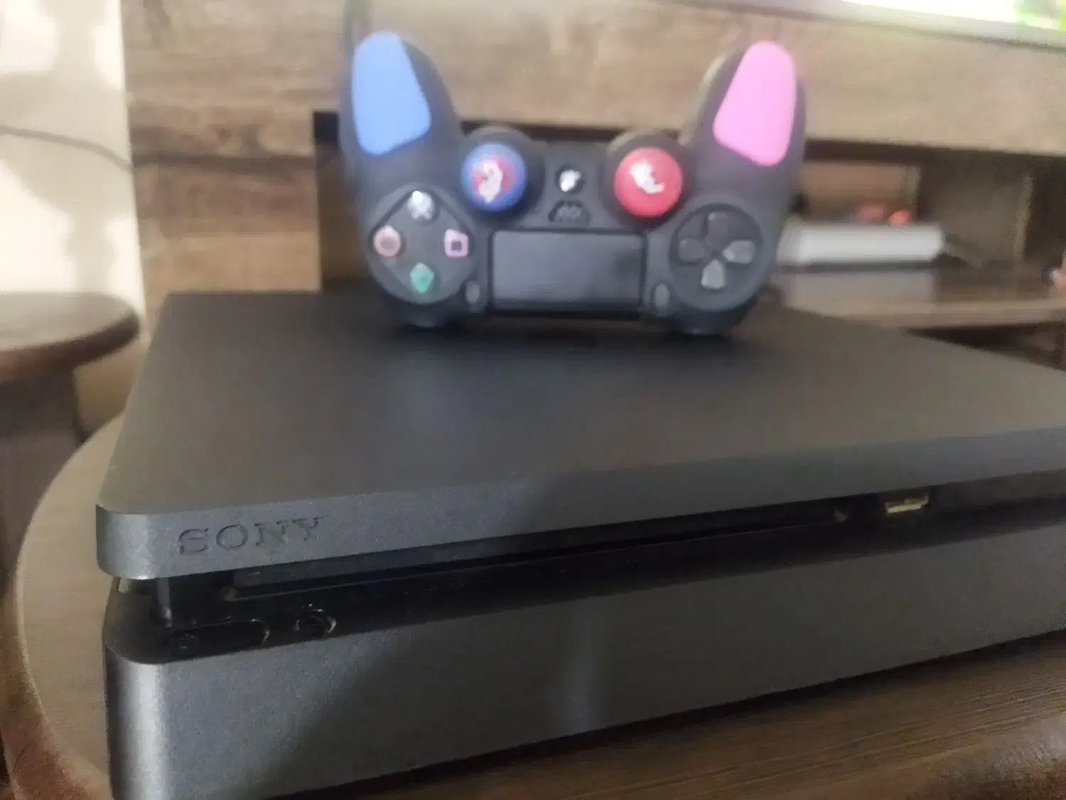 پلی۴|کنسول، بازی ویدئویی و آنلاین|صحنه, |دیوار