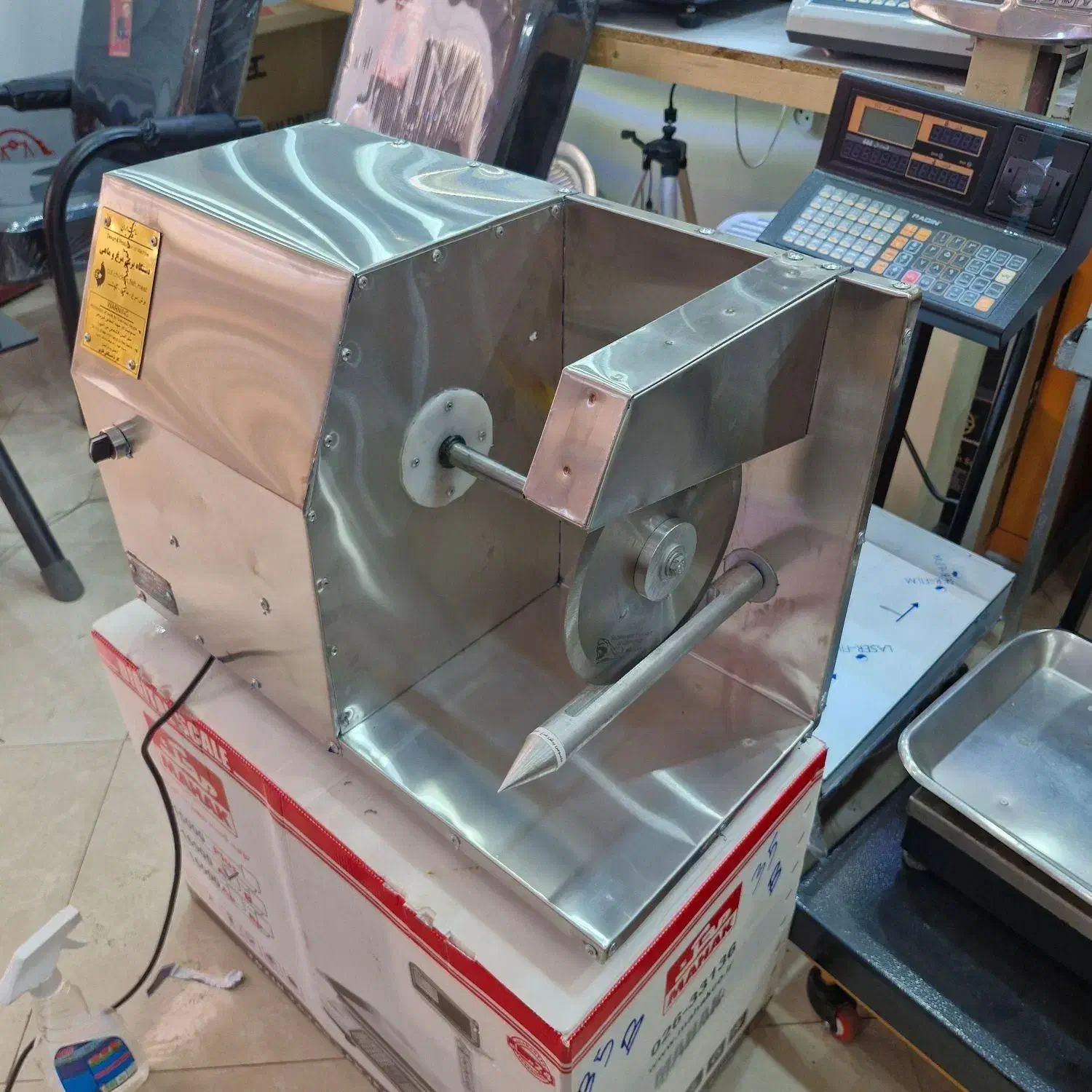 دیسکی و اره ای خردکن ماهی و مرغ استخوان بر قصابی|فروشگاه و مغازه|اهواز, کمپلو جنوبی|دیوار