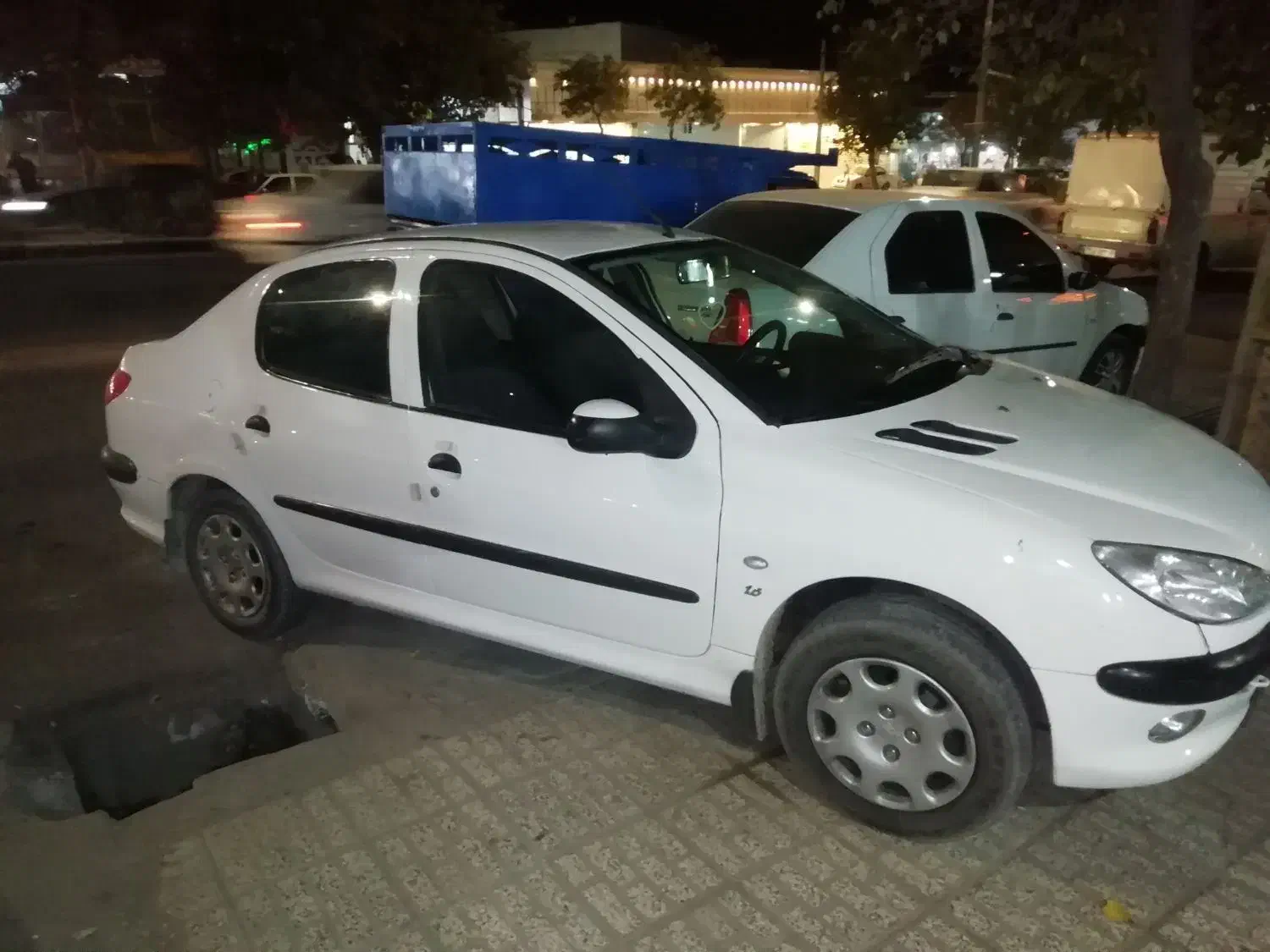 206v۸مدل 90|خودرو سواری و وانت|تربتحیدریه, میدان مرکزی|دیوار