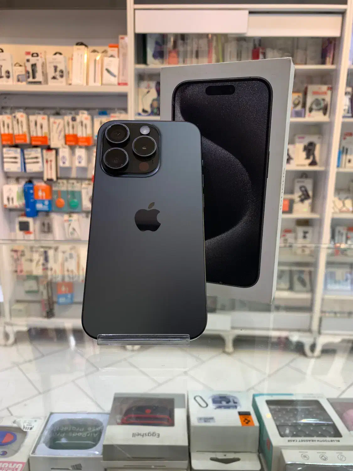 ایفون ۱۵پرو در حد نو‌واقعی|موبایل|کرج, گوهردشت|دیوار