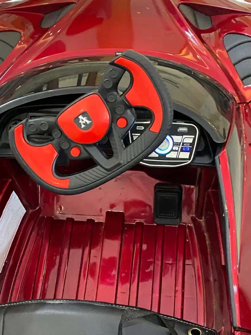 ماشین شارژی فراری بسیار شیک و کم کار|اسباب و اثاث بچه|بجنورد, |دیوار