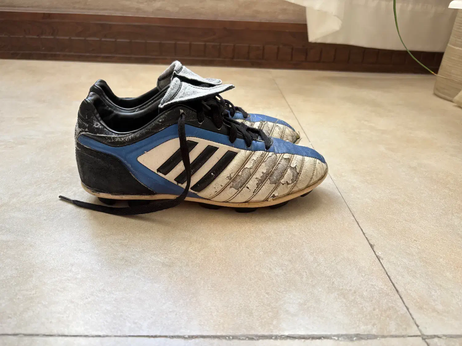 کفش استوک فوتبالی Adidas سایز 37/5 اورجینال|کیف، کفش، کمربند|مشهد, آزادشهر|دیوار